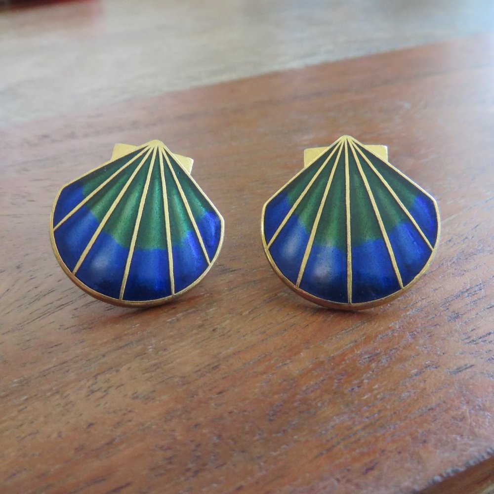 Vintage Sea Shell / Fan Earrings